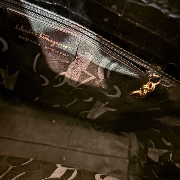 Salvatore Ferragamo Black Crocodile-Embossed Shoulder Bag - Picture 7 of 7